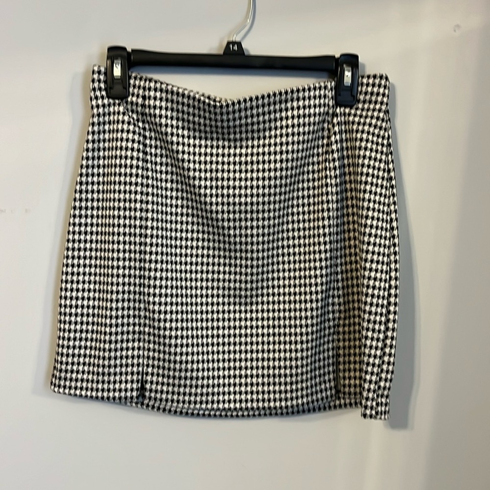 Houndstooth mini skirt